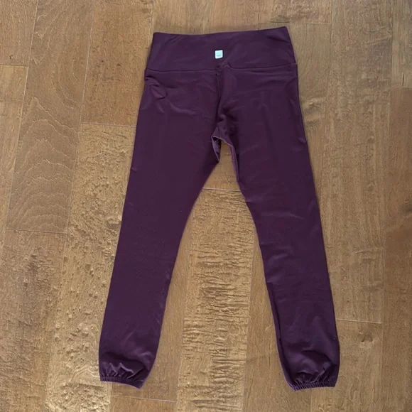 Vuori Deep Purple Leggings - Picture 2 of 4